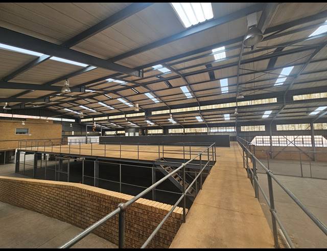 8,120M² WAREHOUSE FOR SALE IN MEADOWDALE